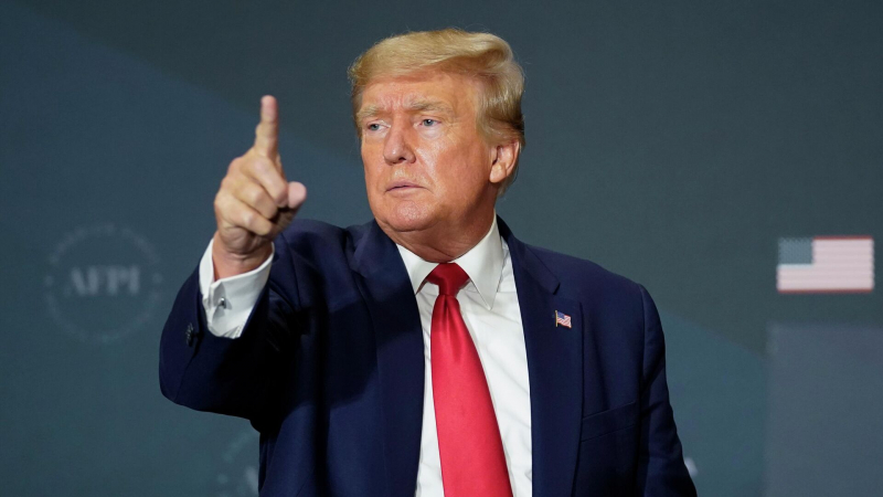 На администрацию Трампа подано более 150 исков, пишут СМИ