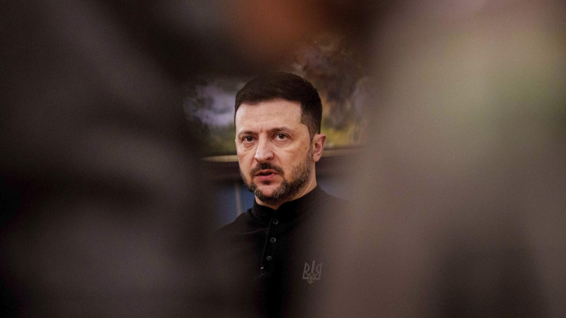 "Прямо у избирательных участков". В Раде раскрыли, что задумал Зеленский