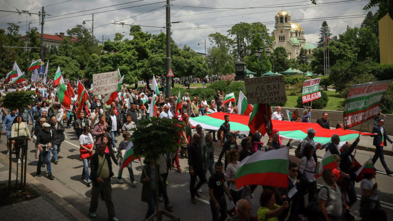 Тысячи противников перехода на евро вышли на улицы Софии