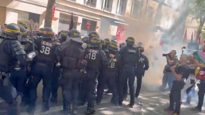 Во Франции на первомайские демонстрации вышли 300 тысяч человек
