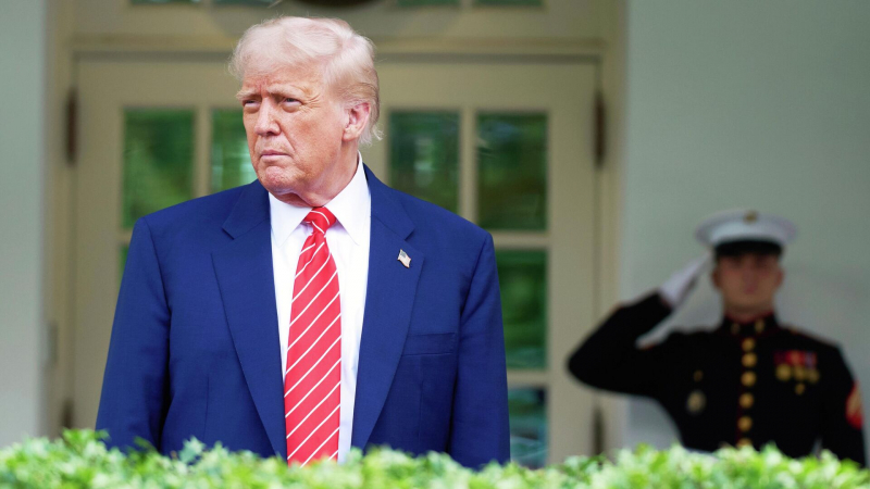 Американцы поддерживают иммиграционную политику Трампа, сообщил CBS