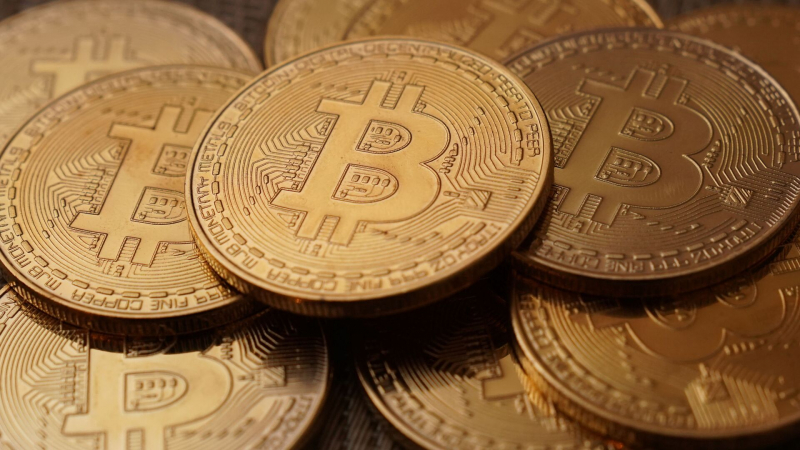 Цена биткоина поднялась выше 112 тысяч долларов