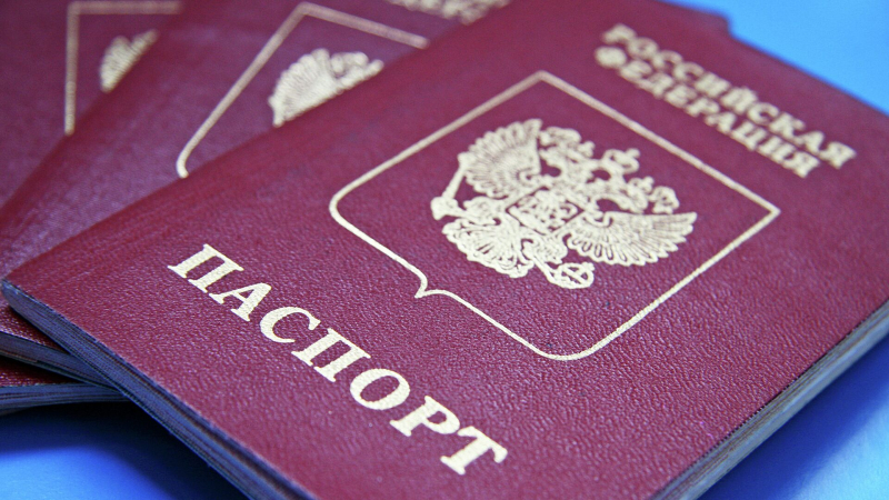 Латвия перестала признавать российские загранпаспорта без биометрии