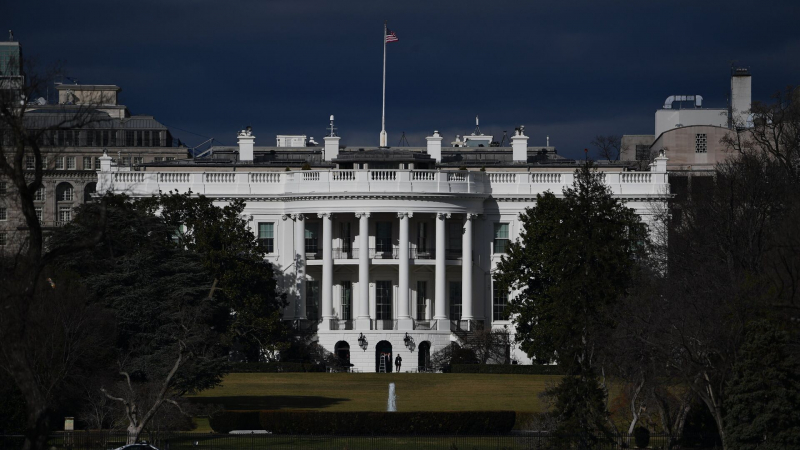 Секретная служба США ввела локдаун на территории Белого дома