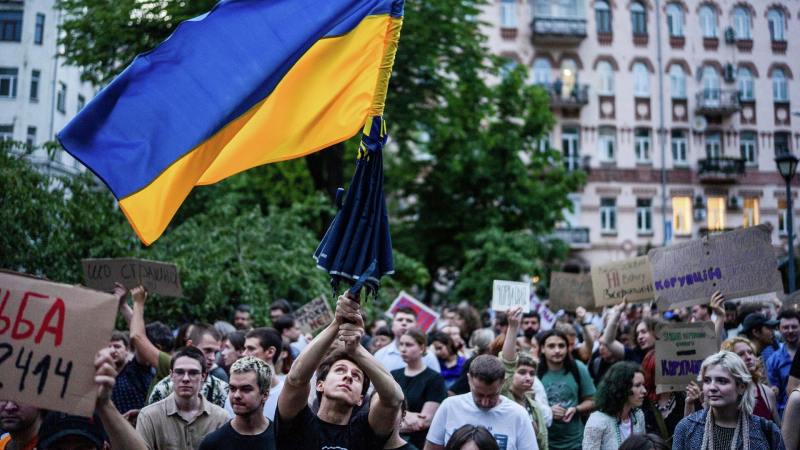 СМИ: протестующие в Киеве могут заночевать на улицах