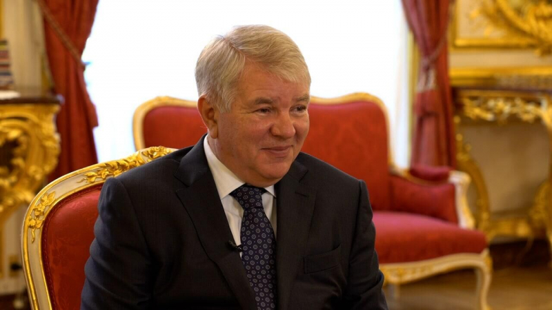 Российский посол рассказал о приглашенных в Москву на День Победы французах