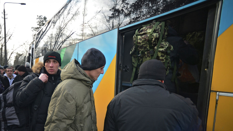 Сенатор рассказал о борьбе войск России с украинскими военкоматами